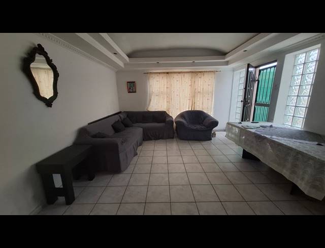 3 BEDROOM FREEHOLD FOR SALE IN WOODLANDS